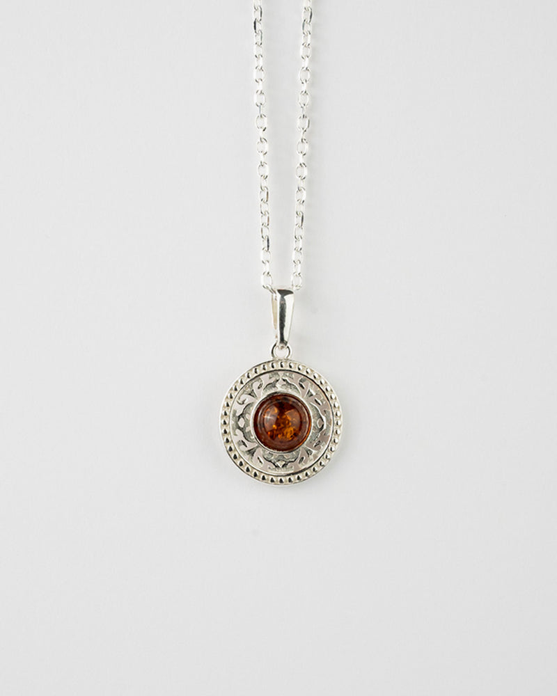 Floral Disc Pendant Necklace - Selectique