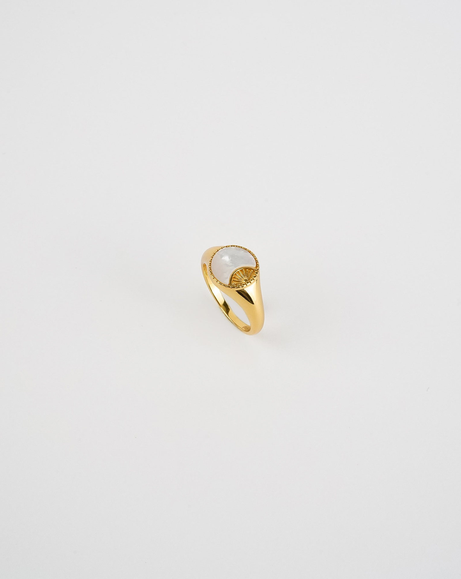 Ray of Sun Mother of Pearl Ring - Selectique