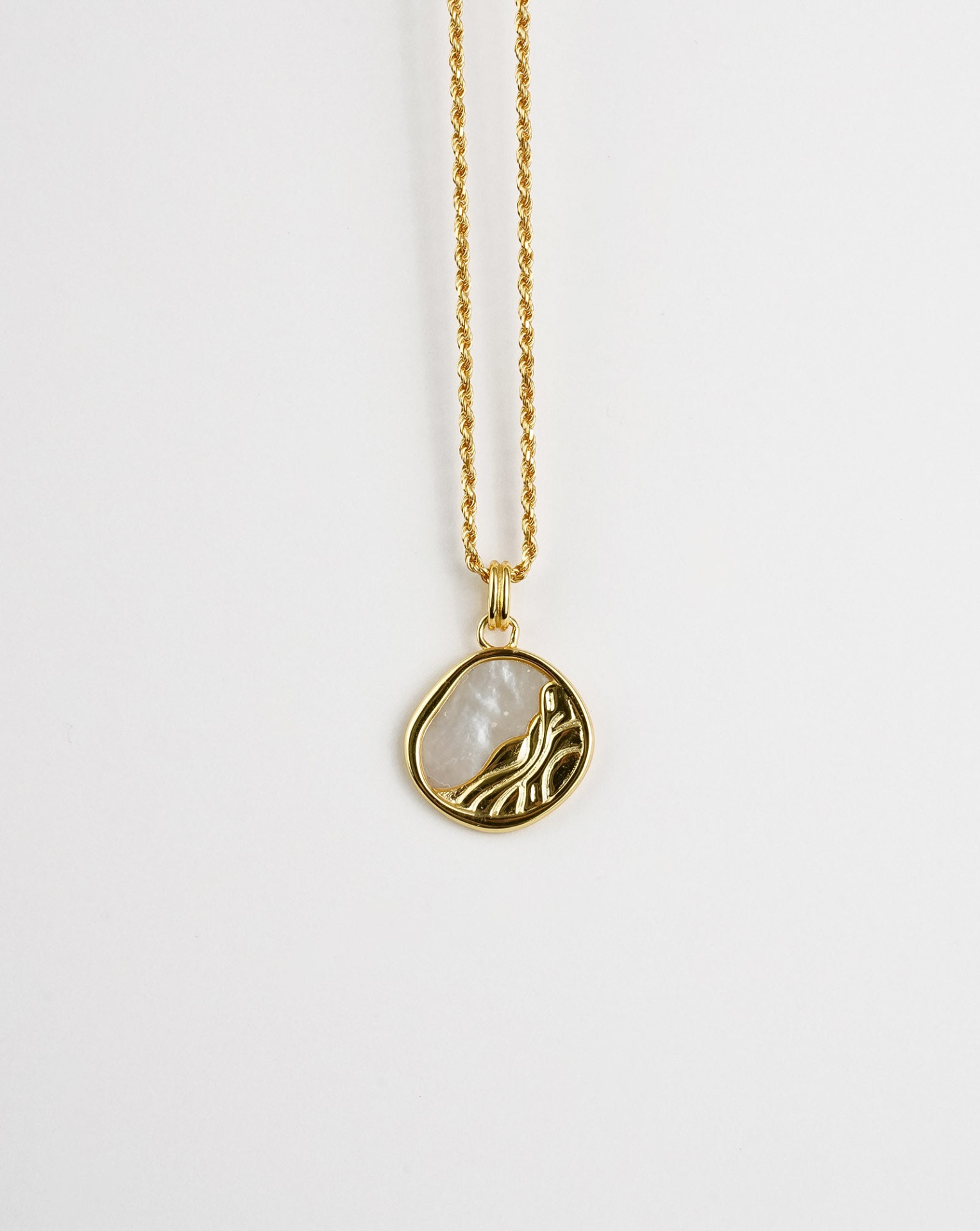 Mother of Pearl Sea Necklace - Selectique