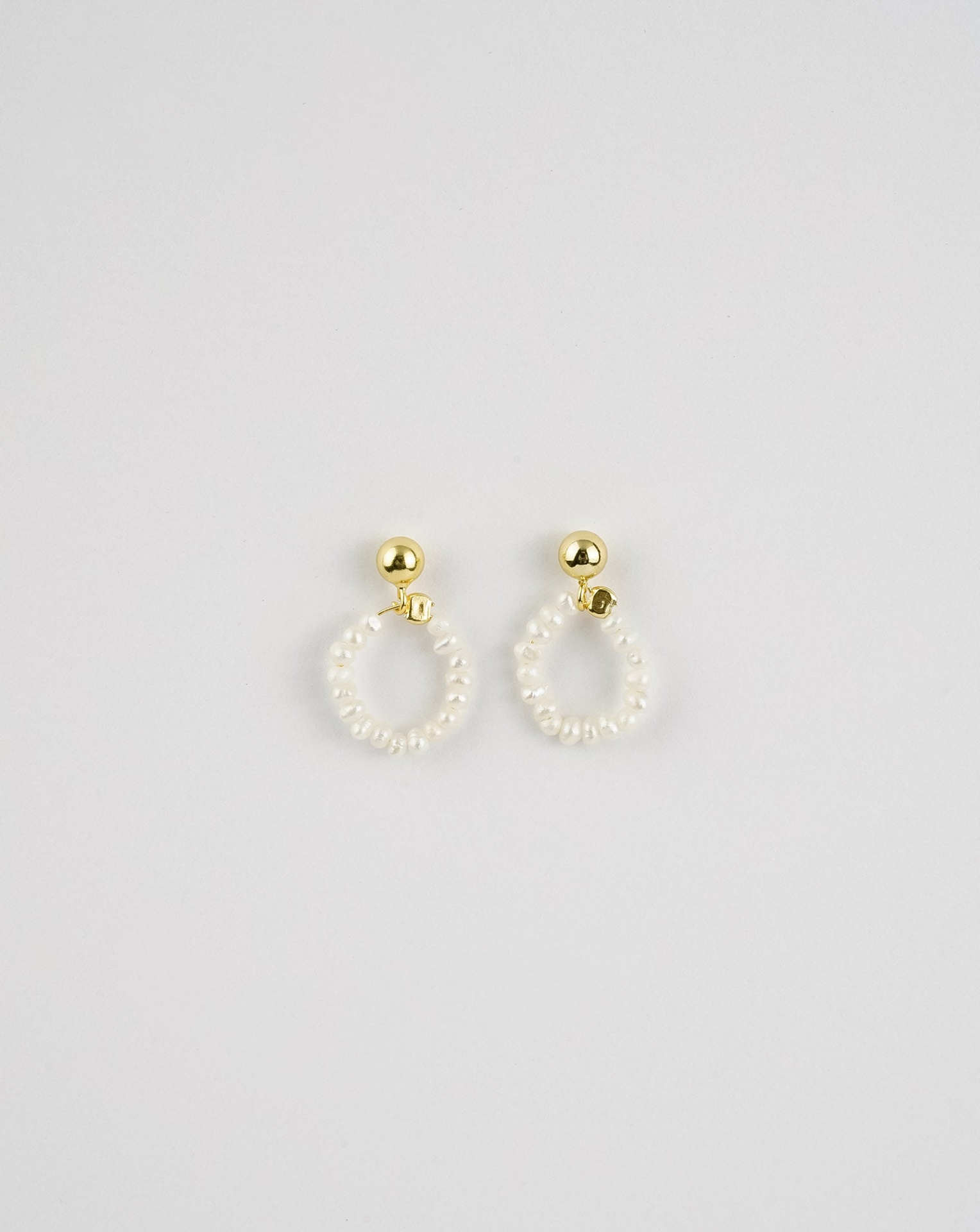 Stacked Circle Pearl Earrings - Selectique