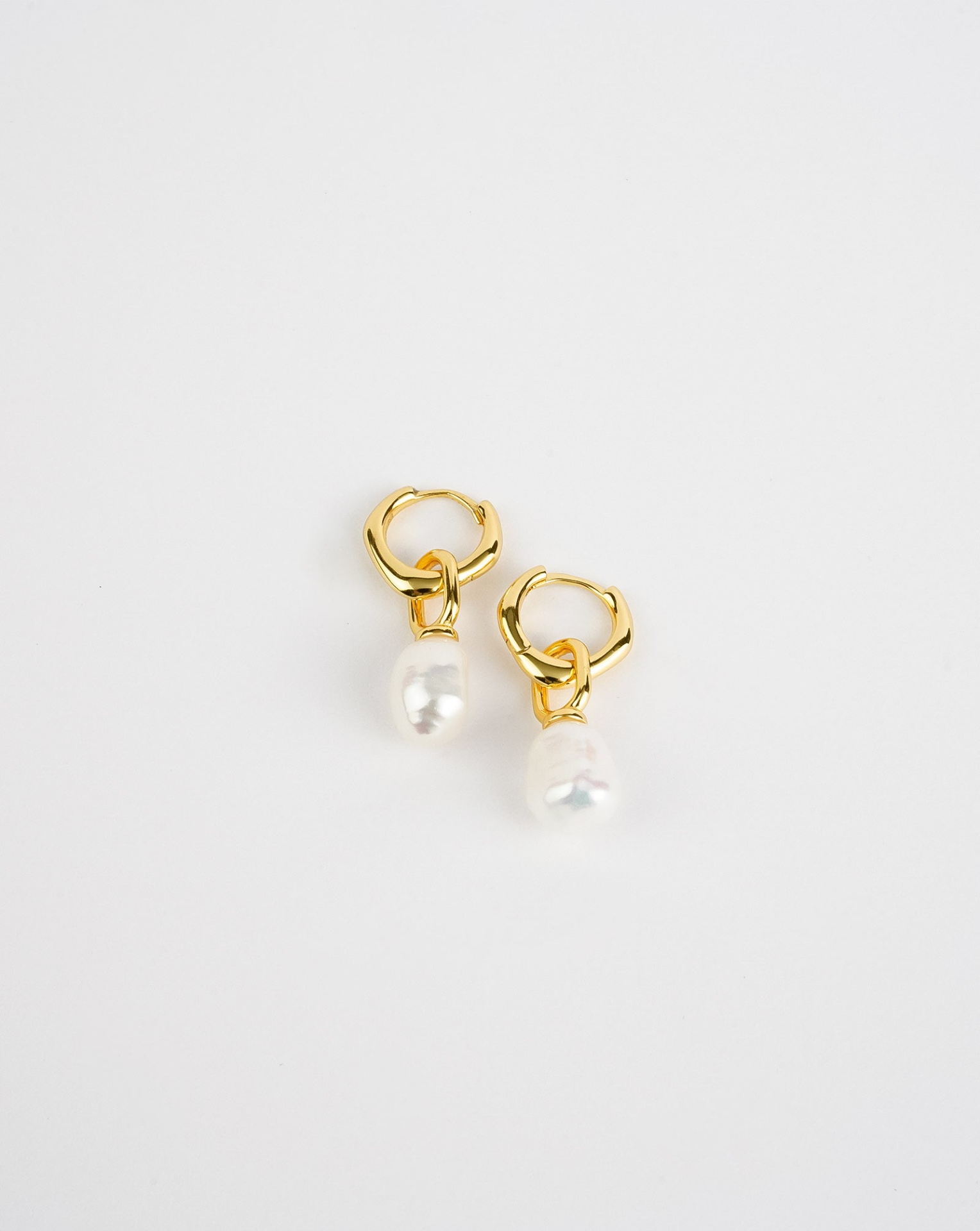 Hoop Drop Pearl Earrings - Selectique