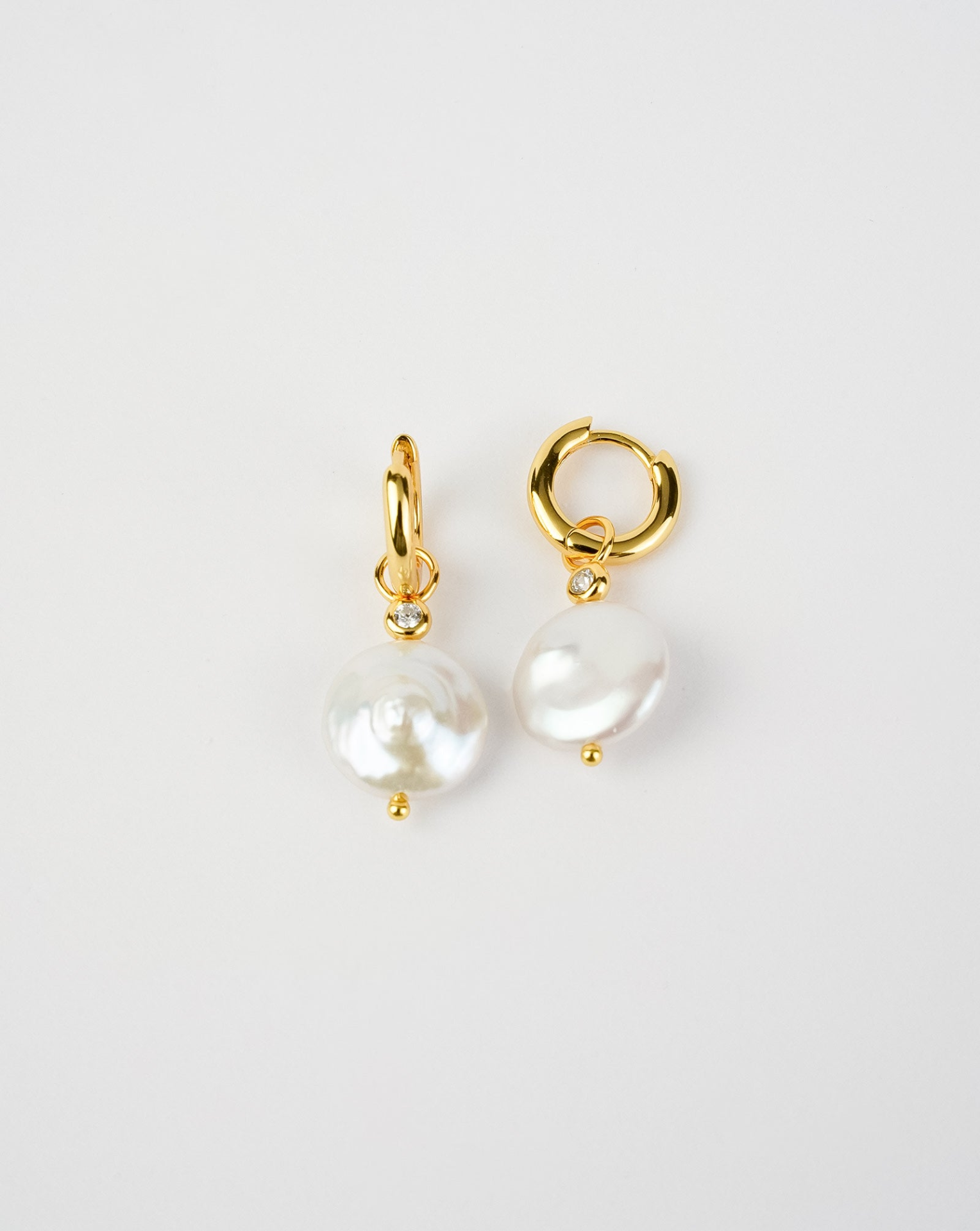Classic Huggie Pearl Earrings - Selectique