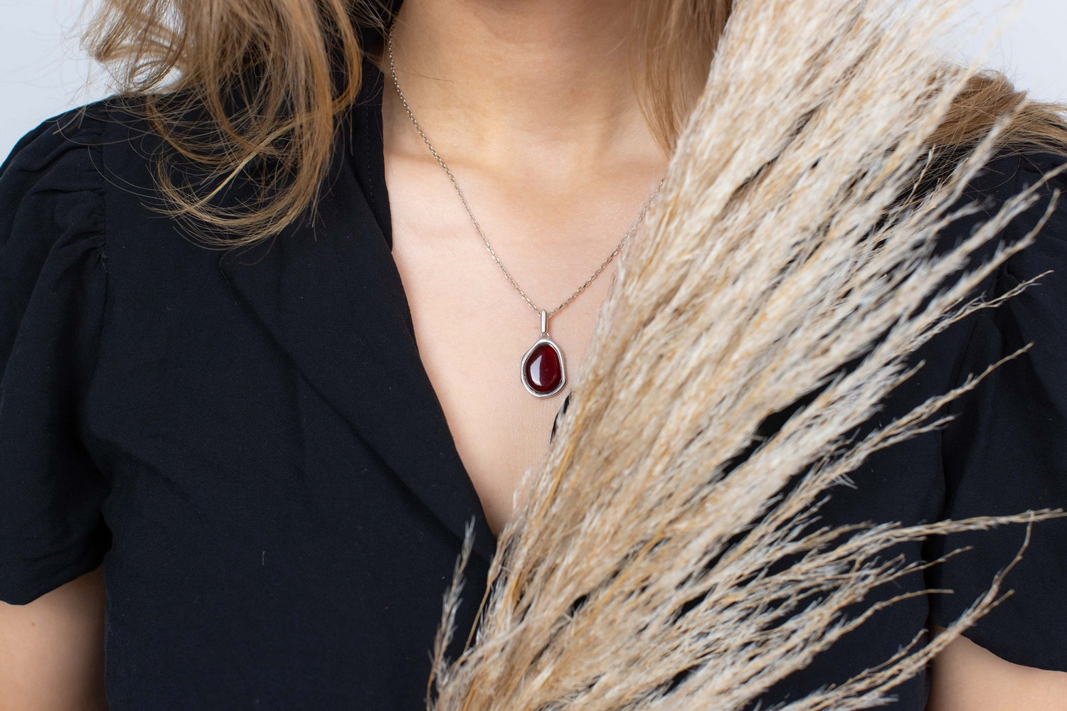 Cherry Amber ELEMENT Pendant Necklace - Selectique 