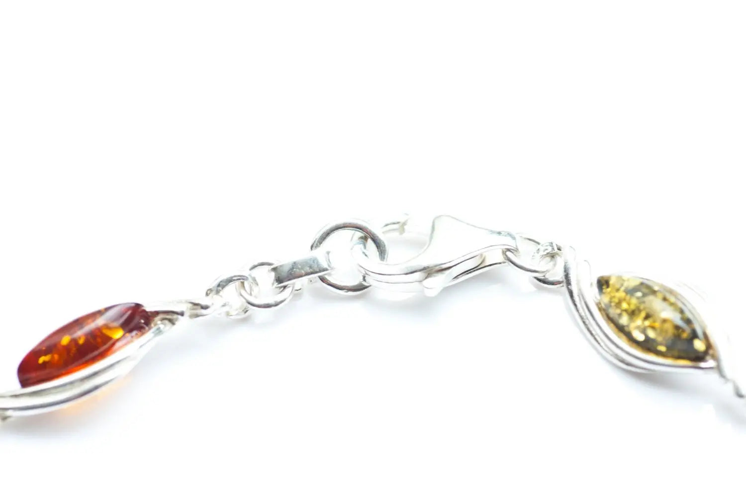 Elegante pulsera de piedras multicolor