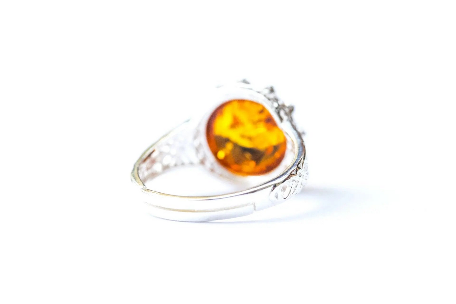 Anillo de ámbar con corona de princesa