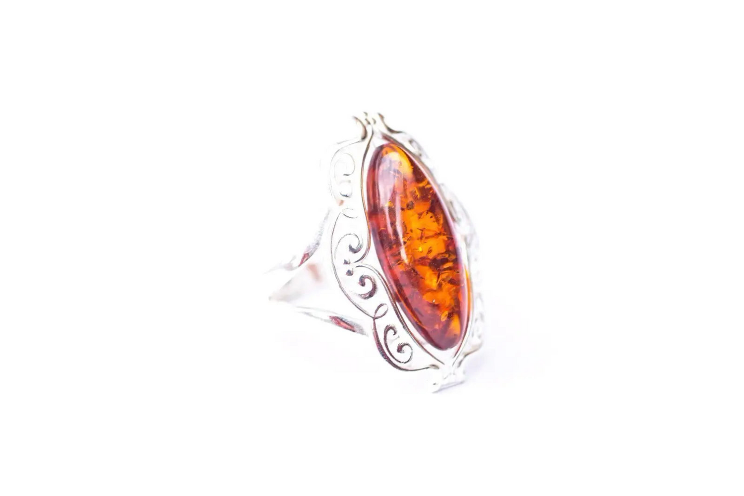 Anillo decorativo victoriano de ámbar báltico