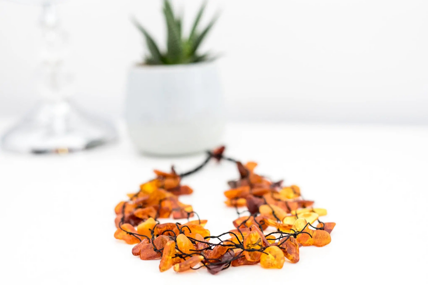 Collar de ámbar crudo de varias hebras