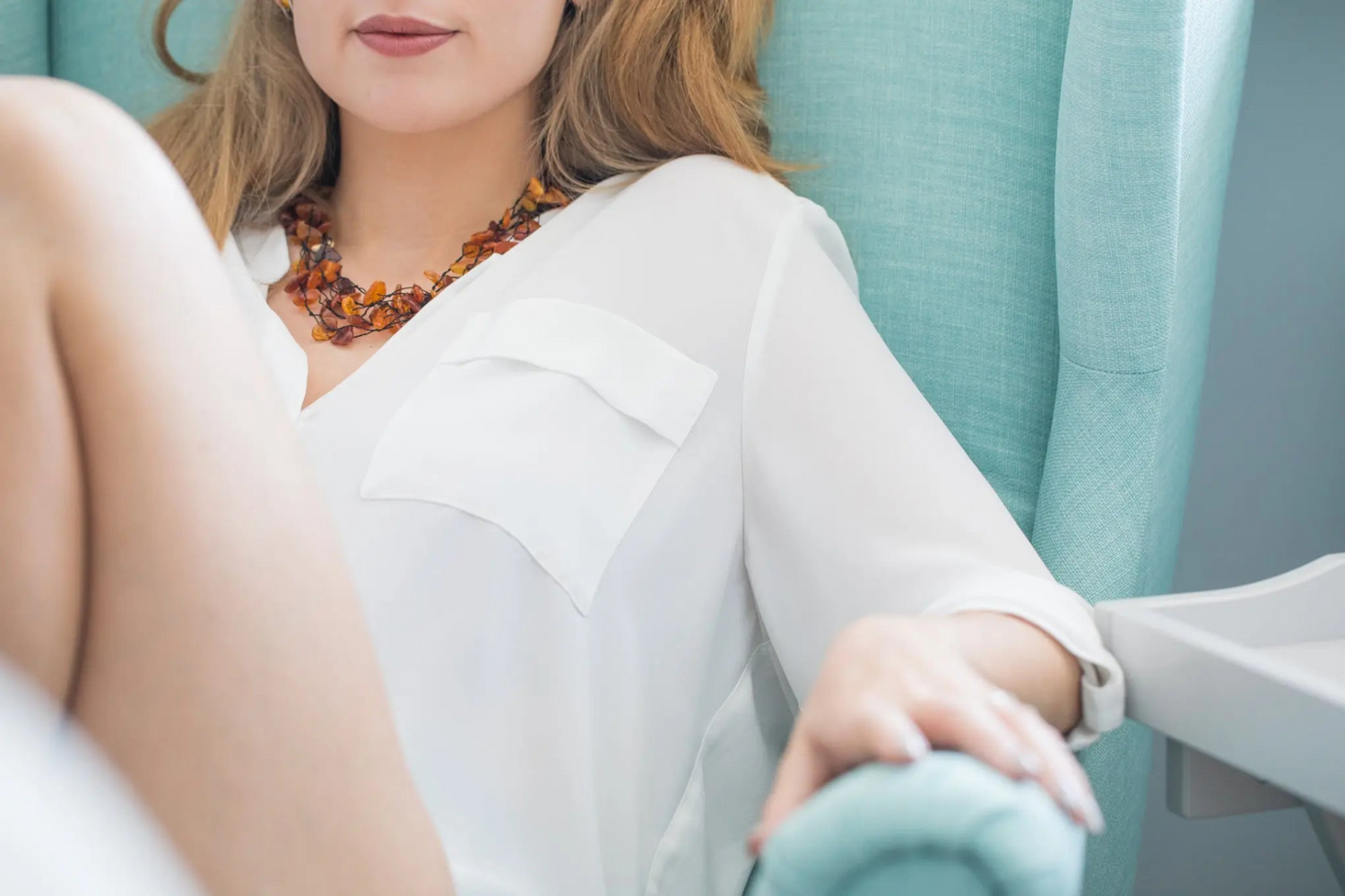 Collar de ámbar crudo de varias hebras