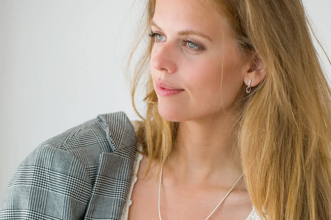 Amber Tulip Stud Earrings - Selectique 