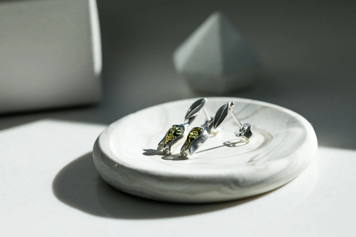 Green Amber Tulip Stud Earrings - Selectique 