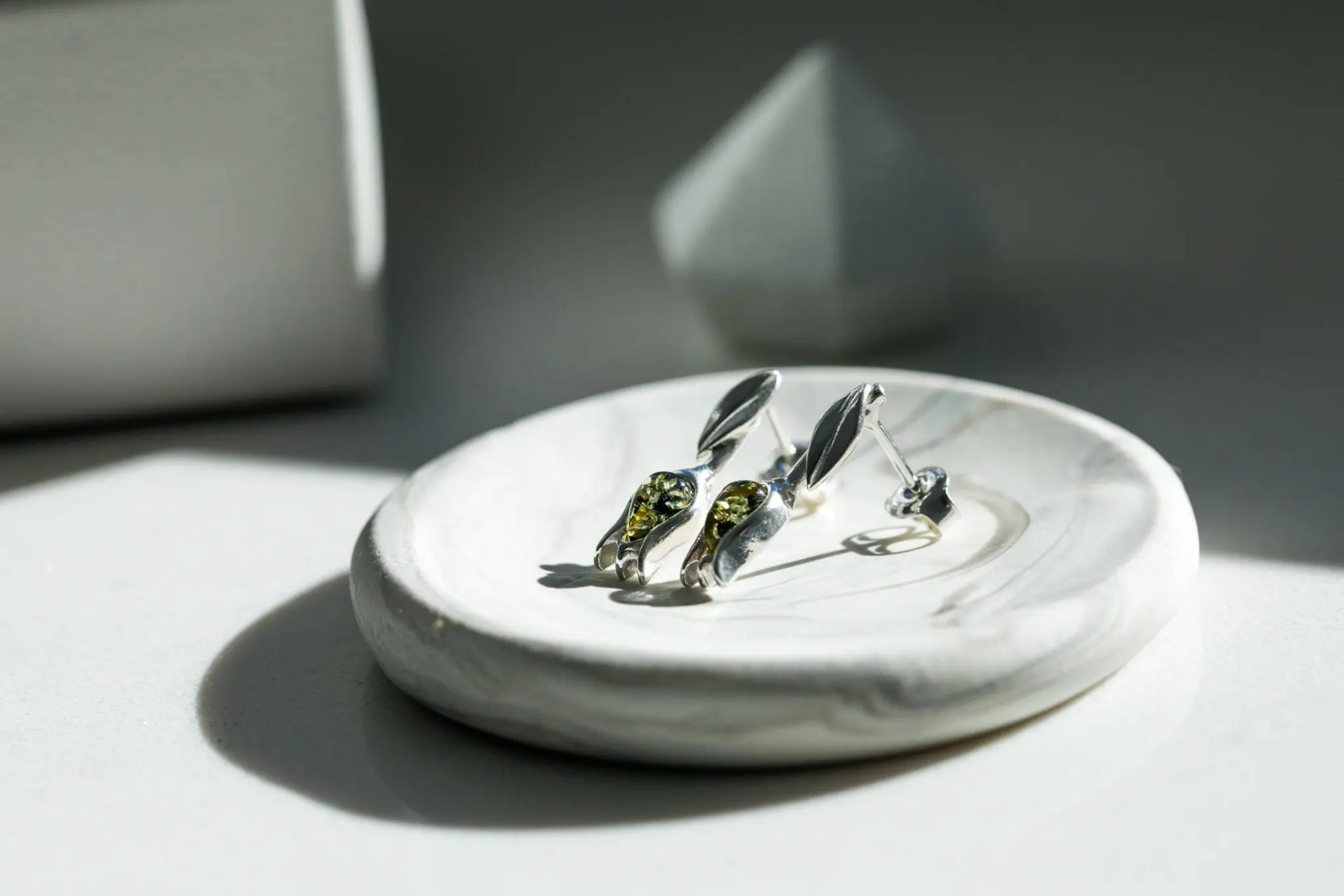 Green Amber Tulip Stud Earrings - Selectique 