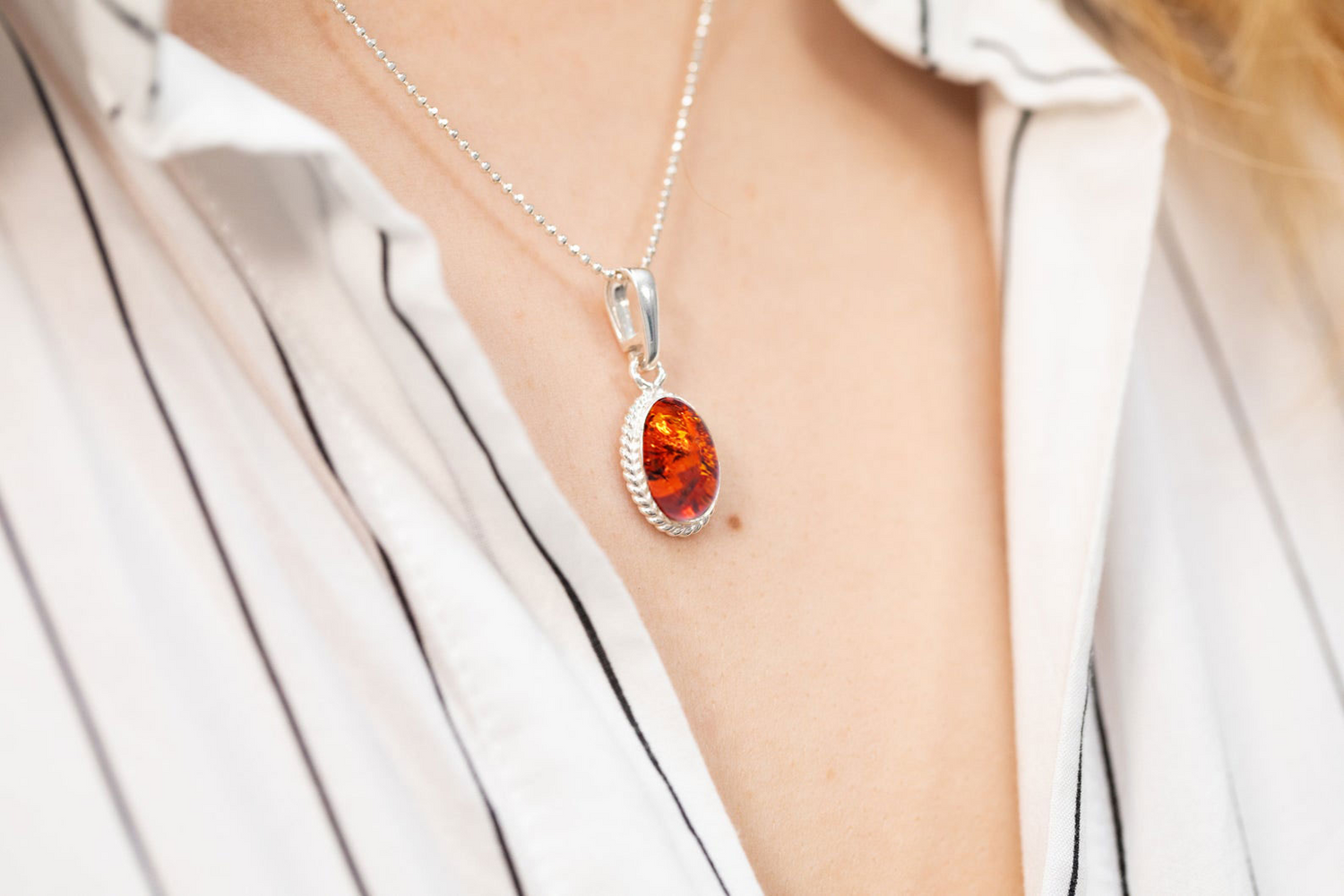 Mini Amber Quintessence Pendant