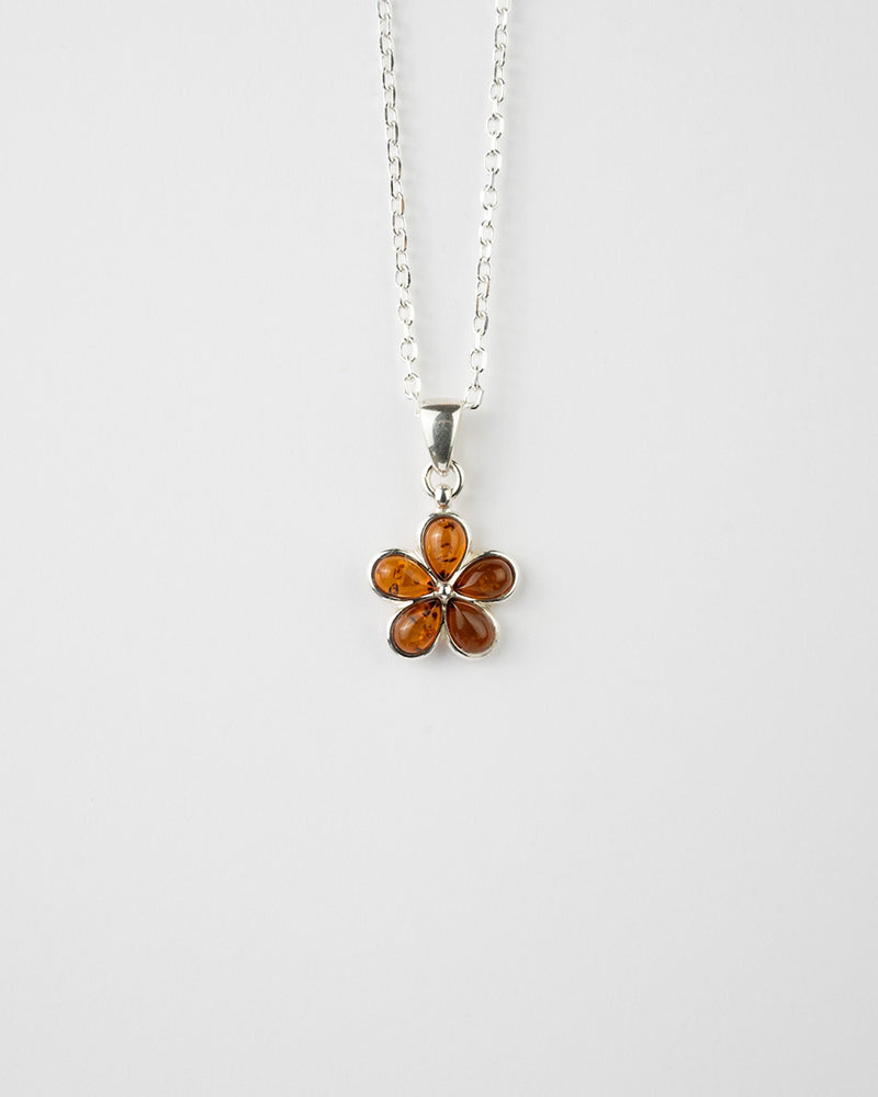 Subtle Flower Pendant Necklace