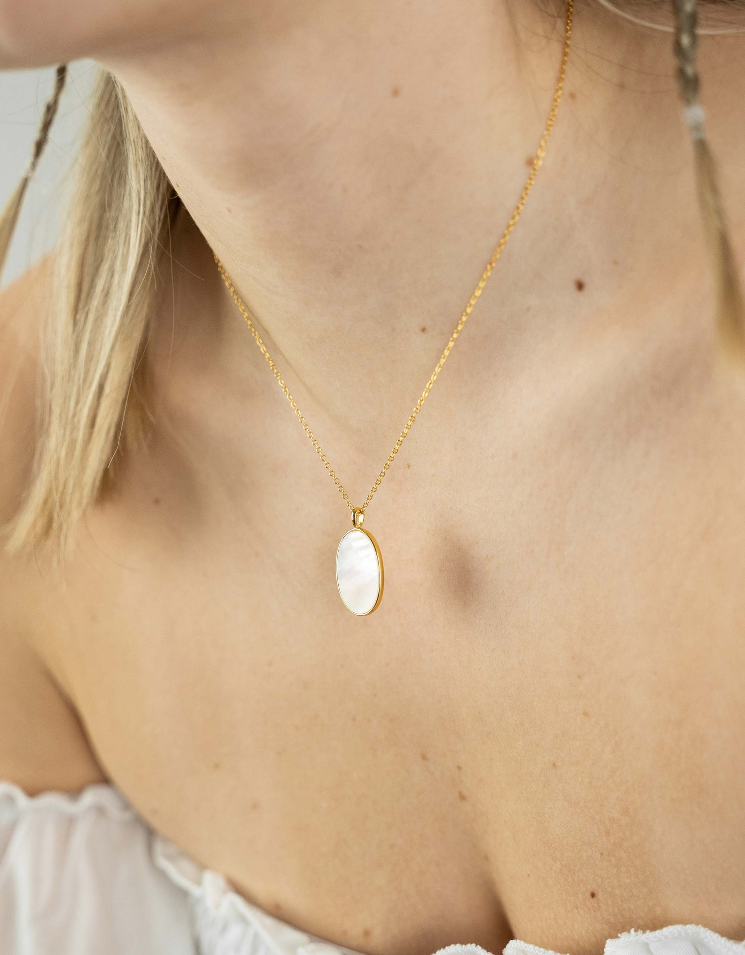 Flat Mother of Pearl Necklace