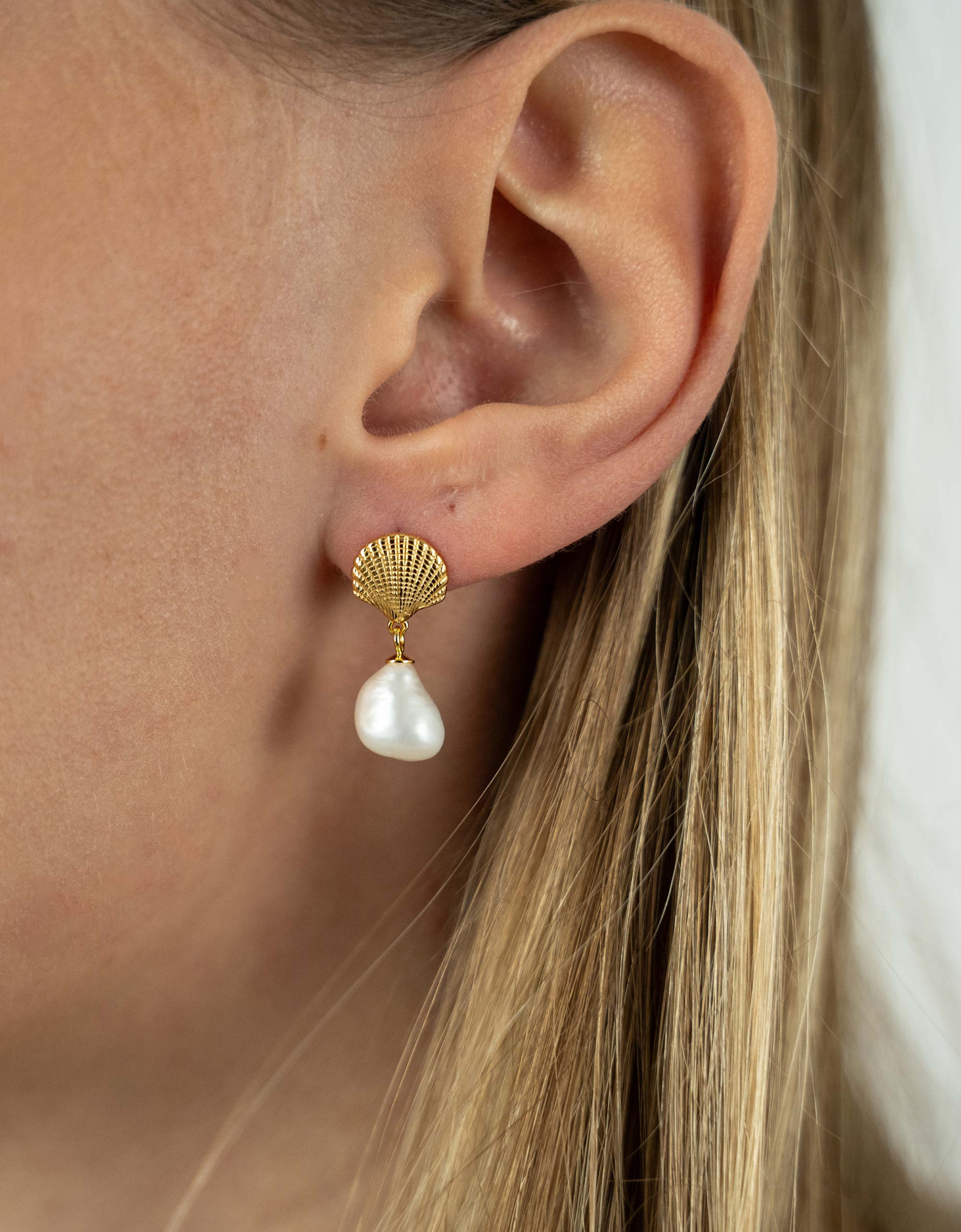 Sea Shells Pearl Earrings