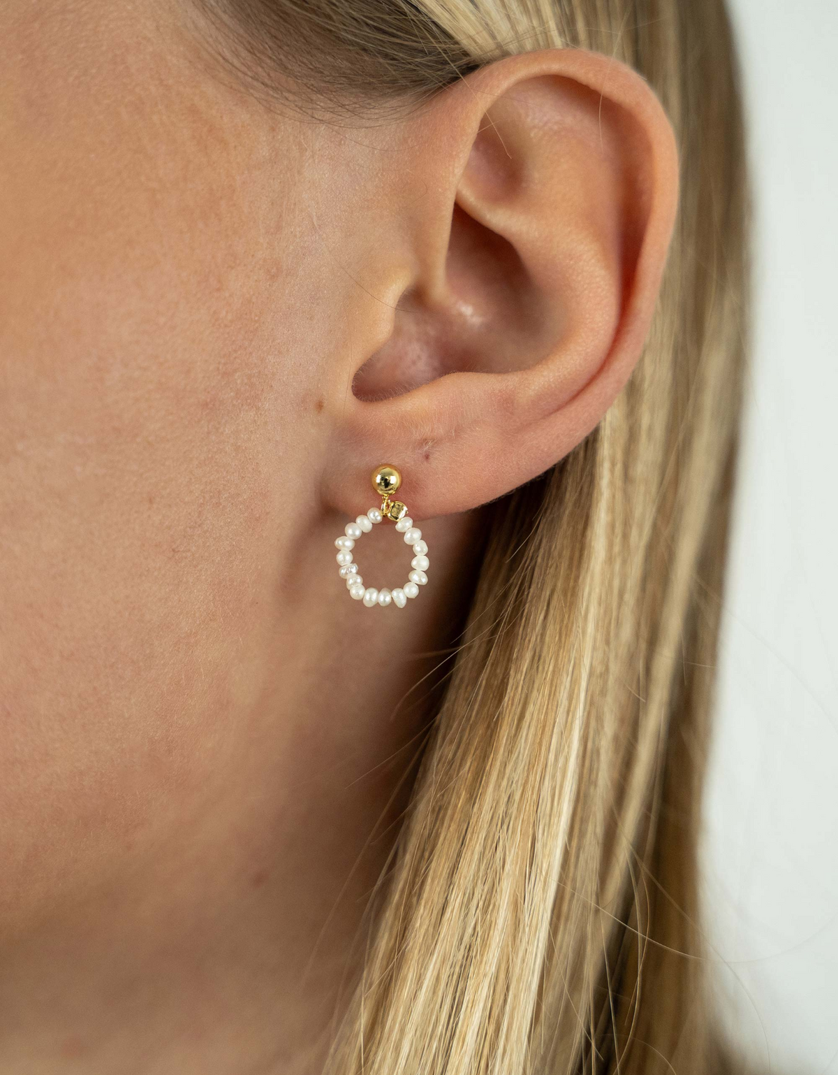 Stacked Circle Pearl Earrings - Selectique 