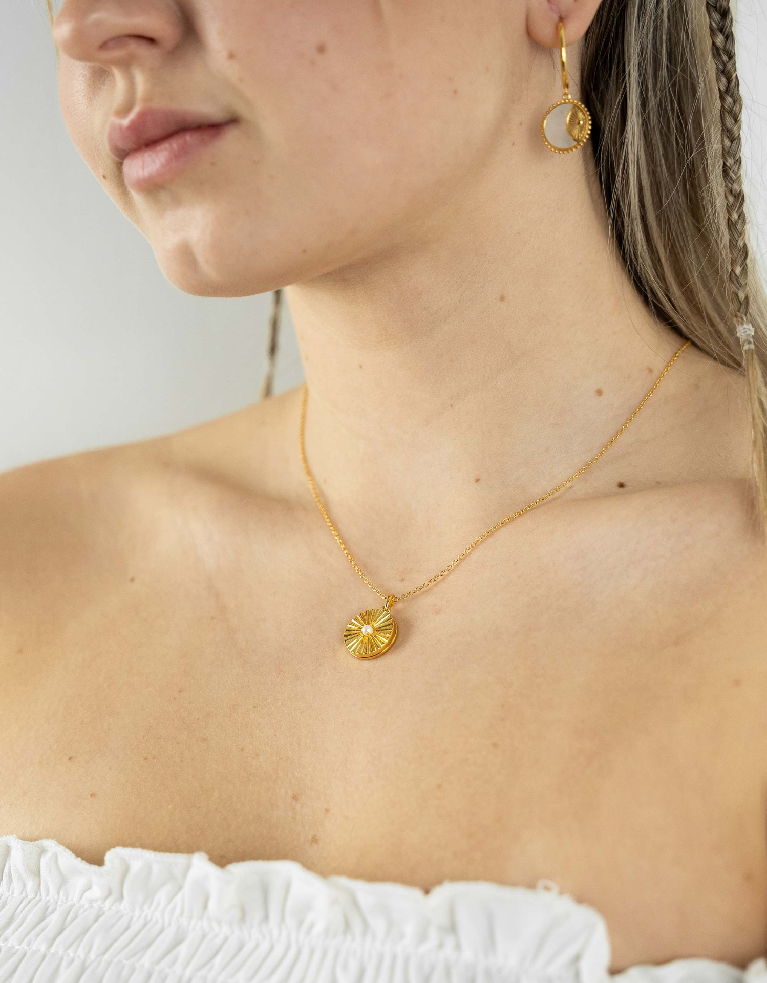 Sun Shell Pearl Locket Necklace - Selectique 