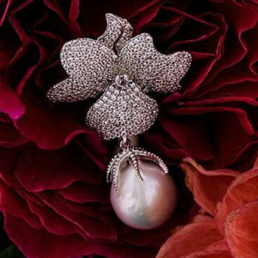 Baroque Pearl White Flower Drop Earring Silver.