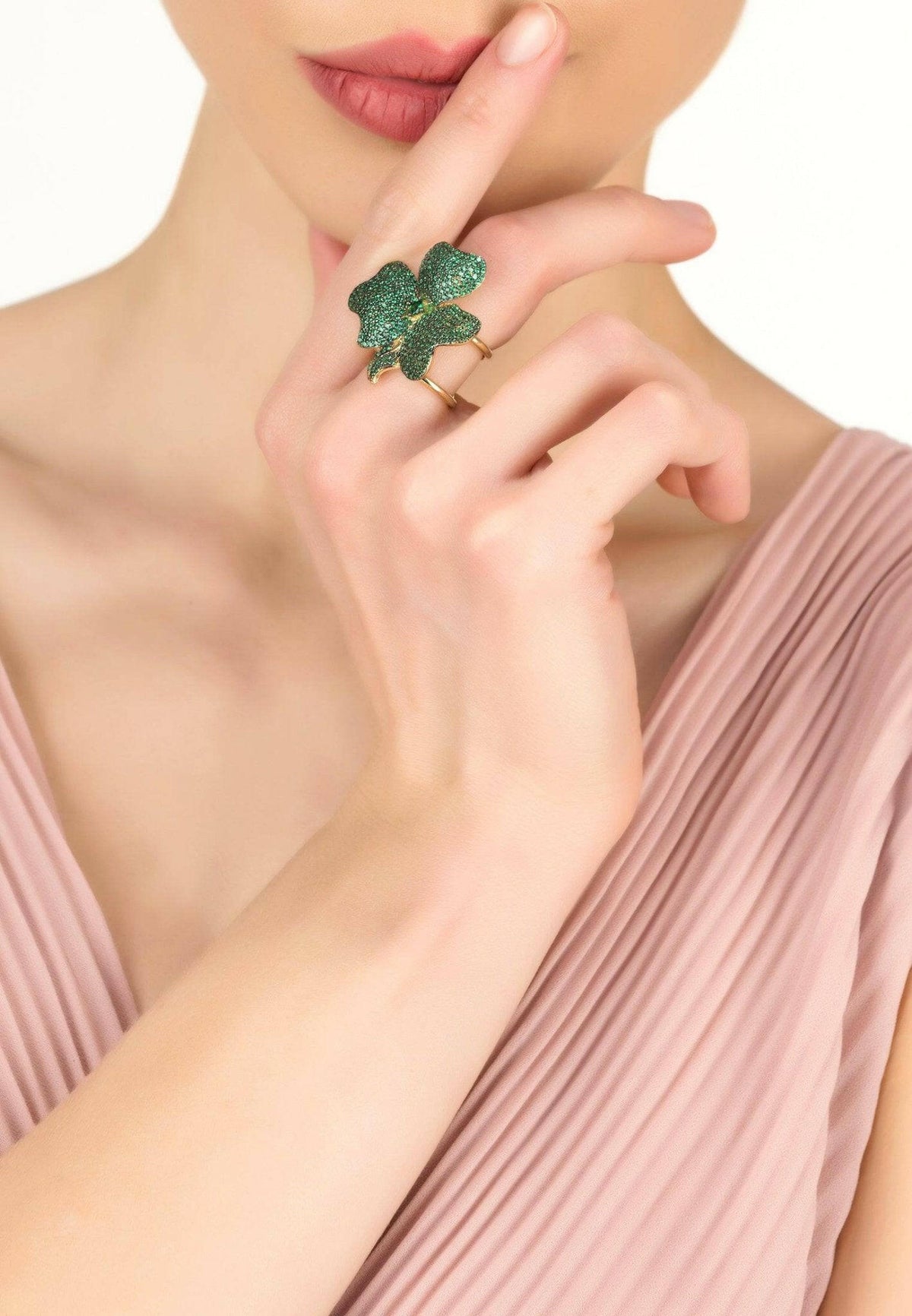 Flower Cocktail Ring Gold Emerald Green.